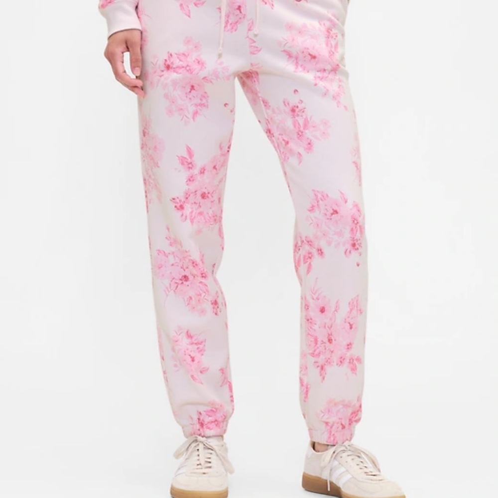 GAP Pink Floral Lounge Set - Picture 9 of 9